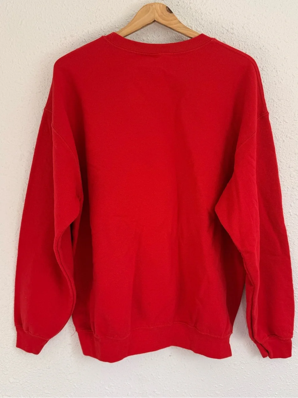 Stranger Things Dustin WSQK radio the squawk red pullover crewneck sweatshirt L
